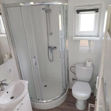 Osrodek Wypoczynkowy Caritas * Валч